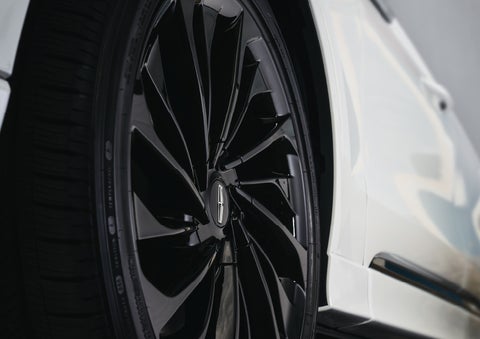 The wheel of the available Jet Appearance package is shown | Caruso Lincoln in Long Beach CA