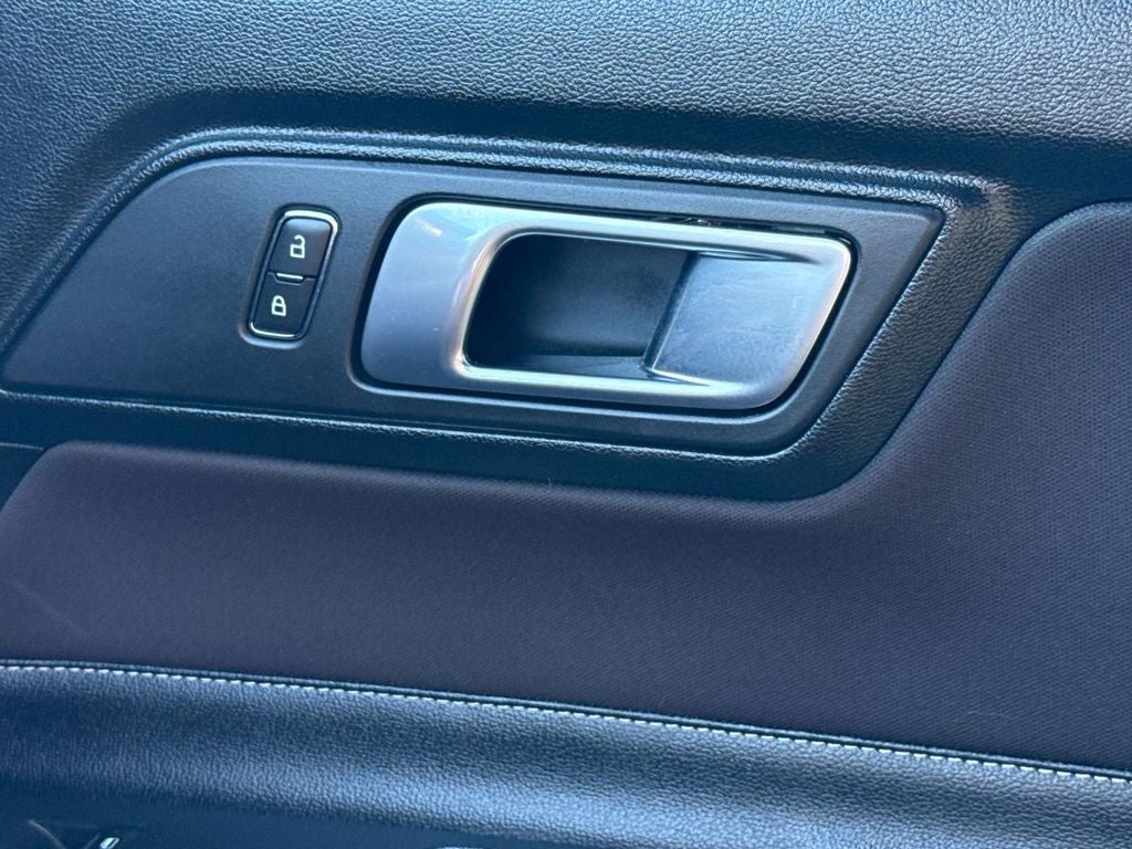 2022 Ford Mustang EcoBoost