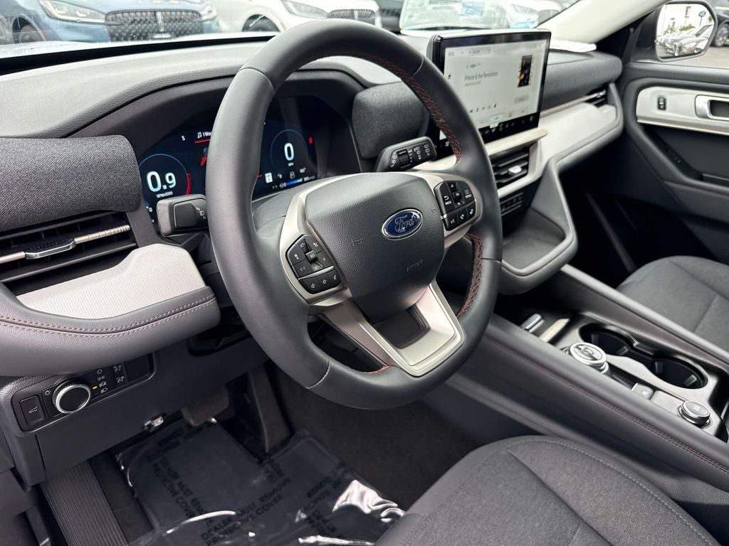 2025 Ford Explorer Active