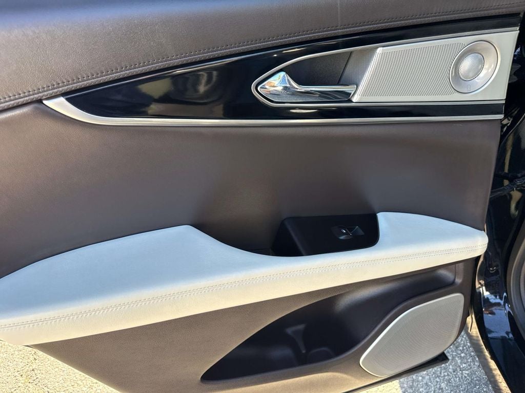 2022 Lincoln Nautilus Black Label