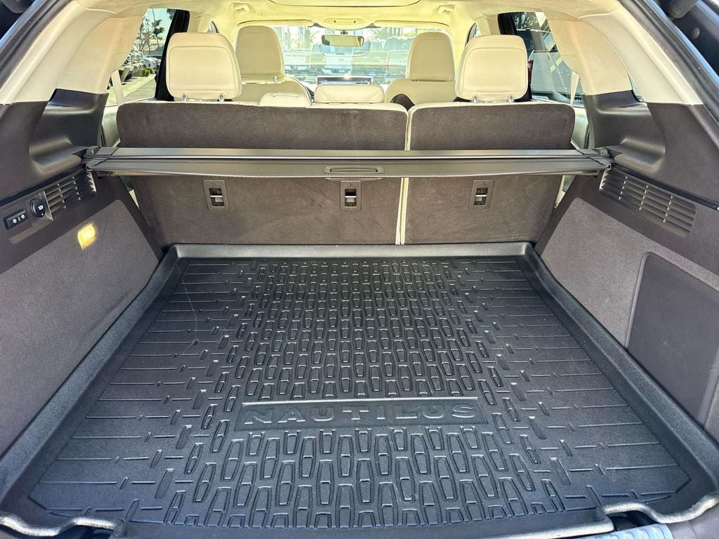 2022 Lincoln Nautilus Black Label