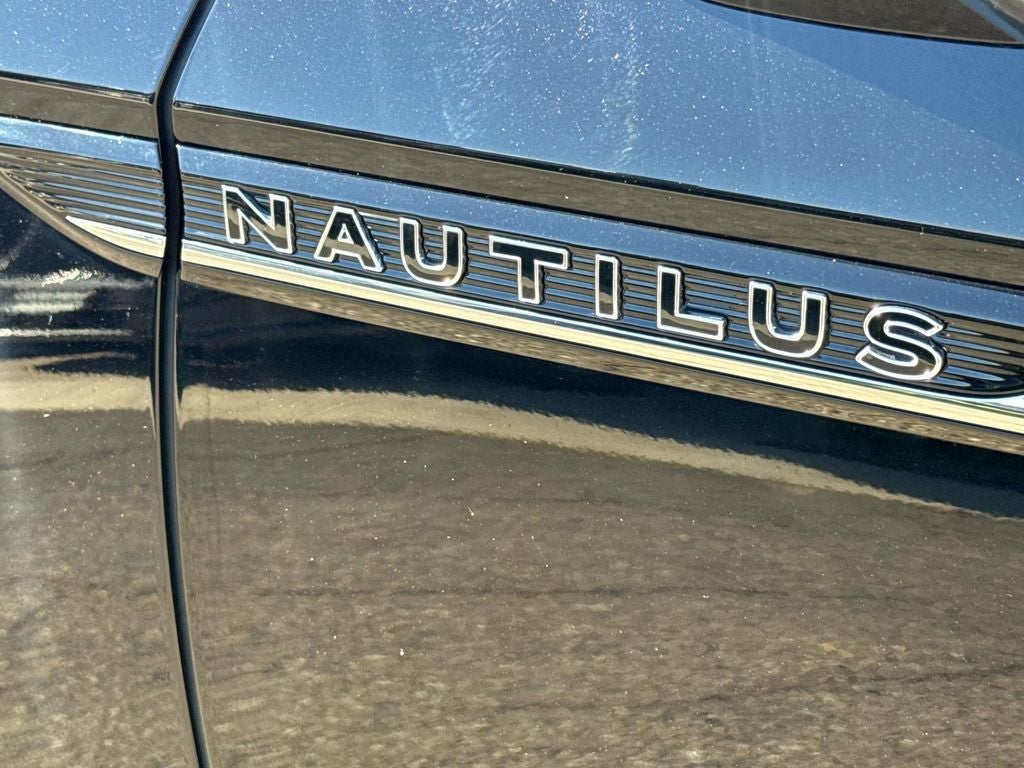 2022 Lincoln Nautilus Black Label