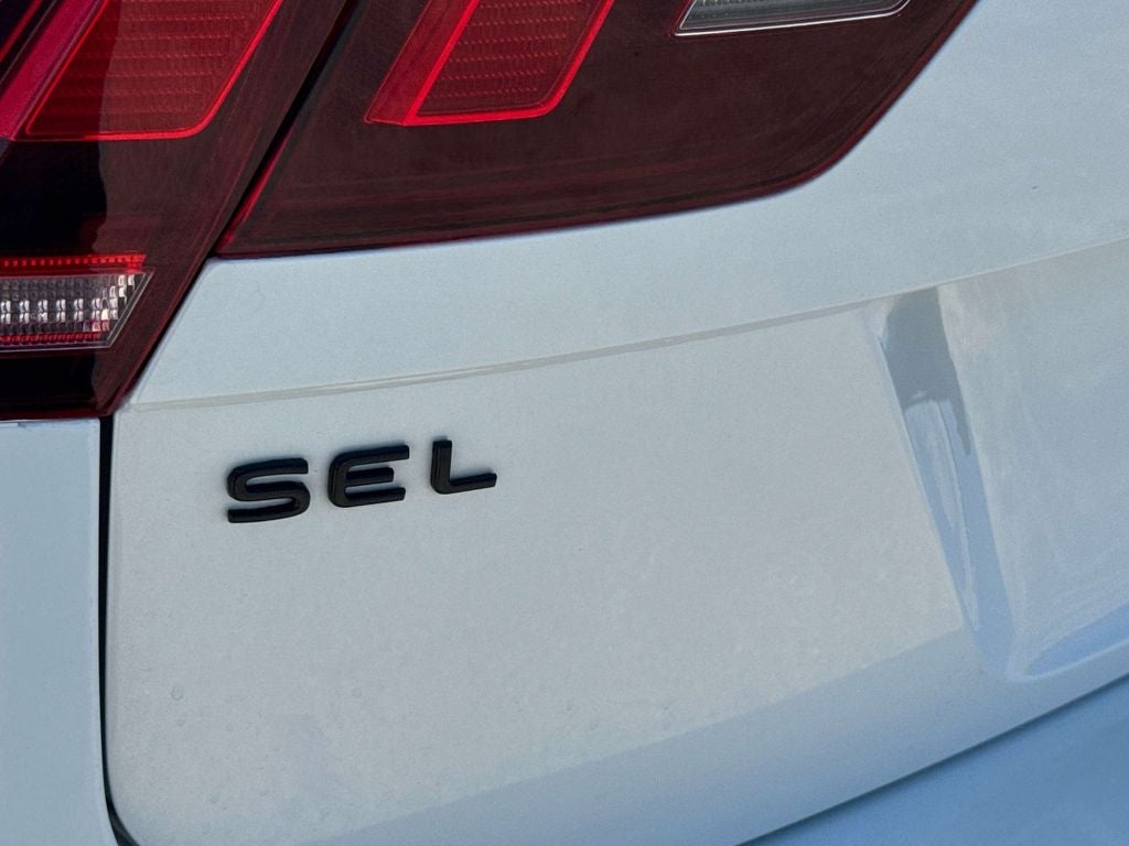 2022 Volkswagen Tiguan 2.0T SEL R-Line