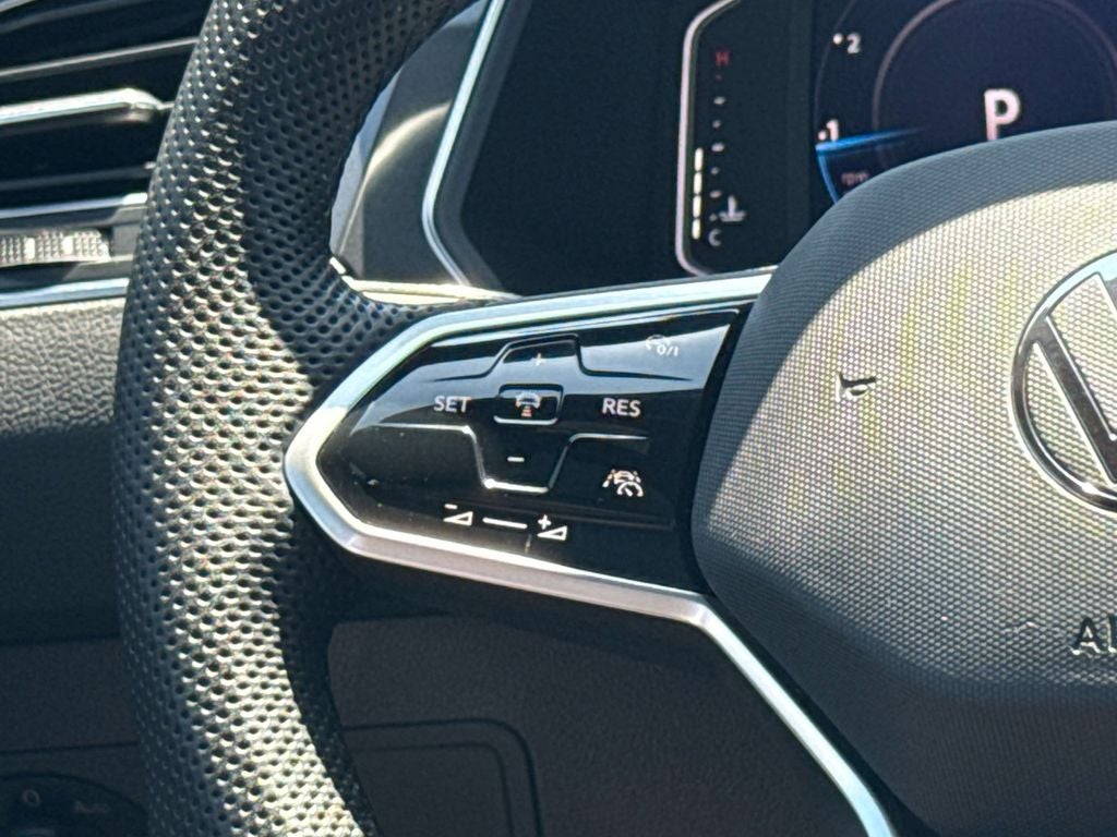 2022 Volkswagen Tiguan 2.0T SEL R-Line