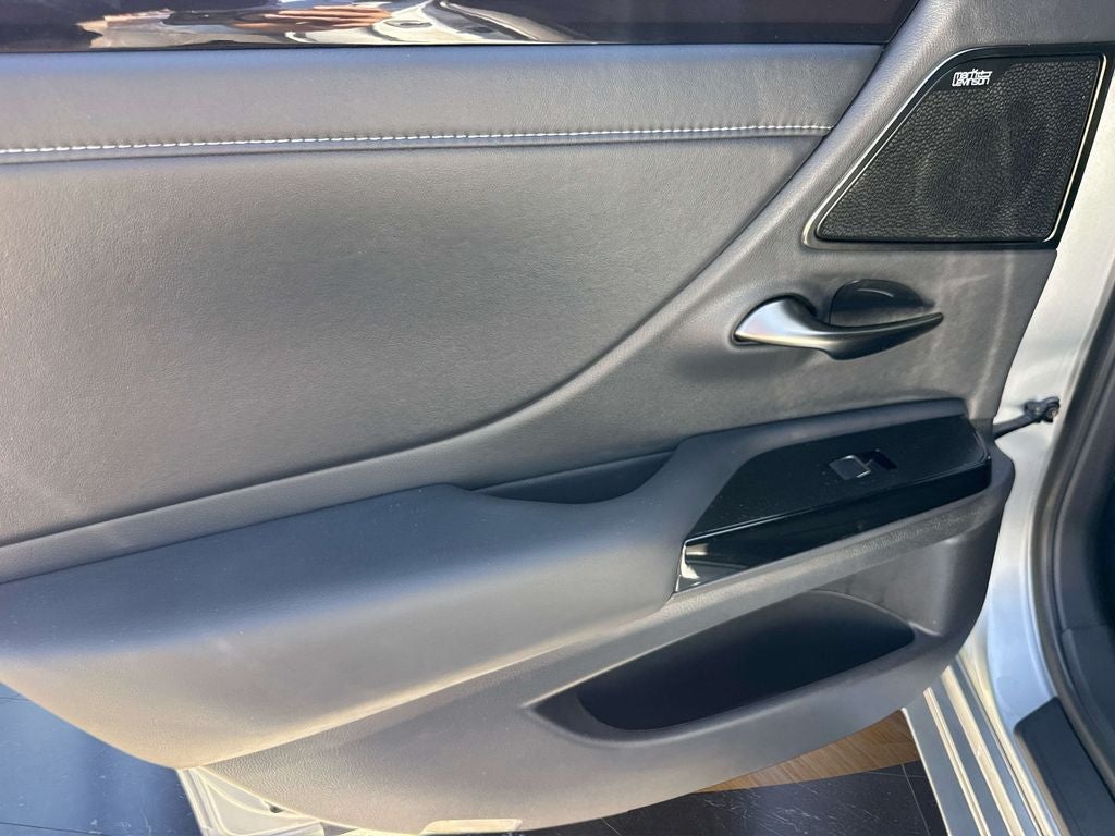2024 Lexus ES 300h F SPORT Handling
