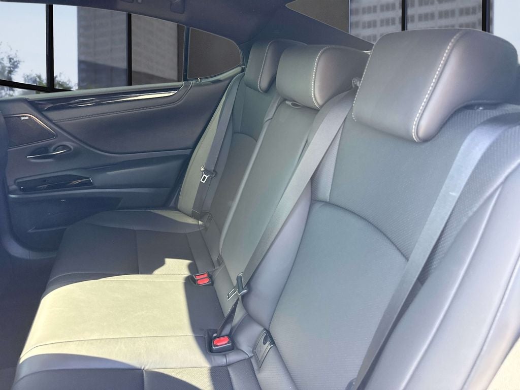 2024 Lexus ES 300h F SPORT Handling