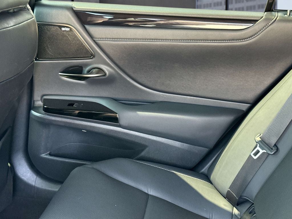 2024 Lexus ES 300h F SPORT Handling