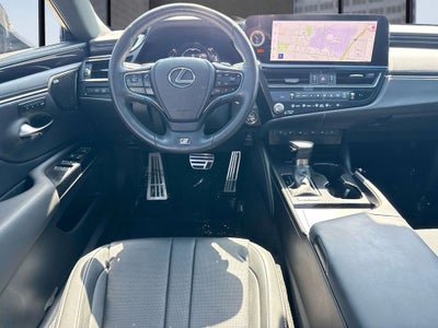 2024 Lexus ES 300h F SPORT Handling