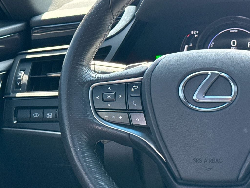 2024 Lexus ES 300h F SPORT Handling