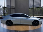 2024 Lexus ES 300h F SPORT Handling