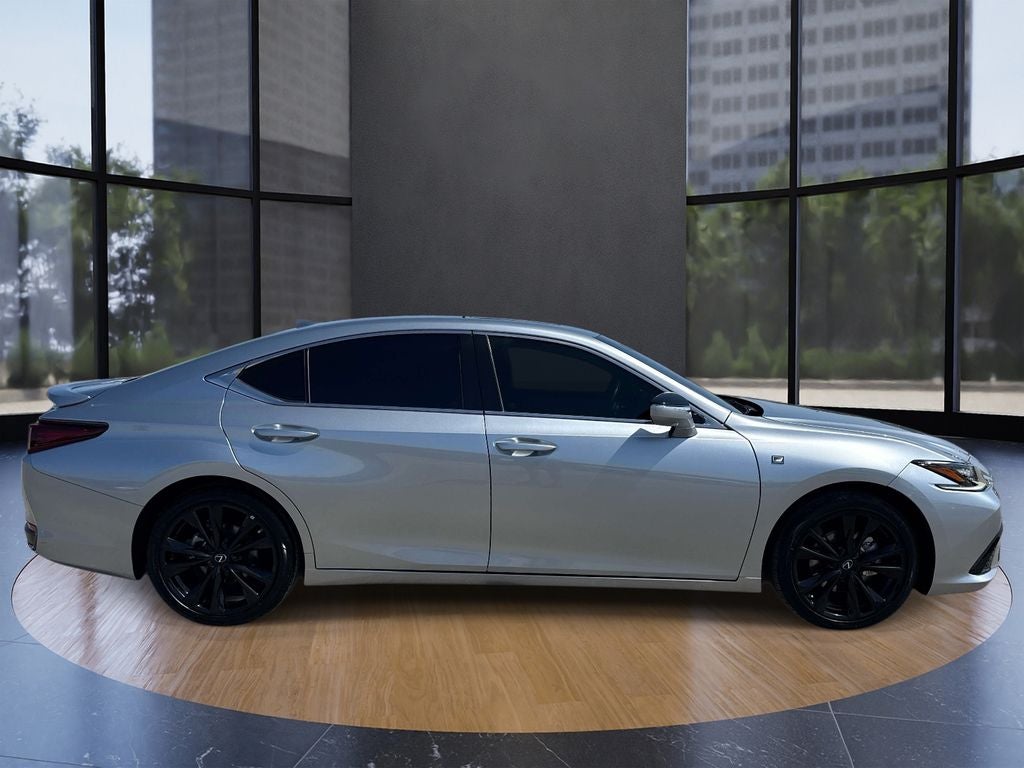2024 Lexus ES 300h F SPORT Handling