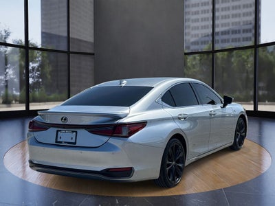 2024 Lexus ES 300h F SPORT Handling