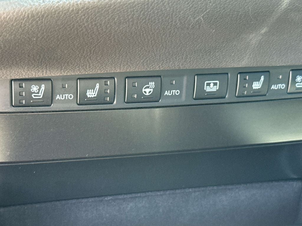2024 Lexus ES 300h F SPORT Handling