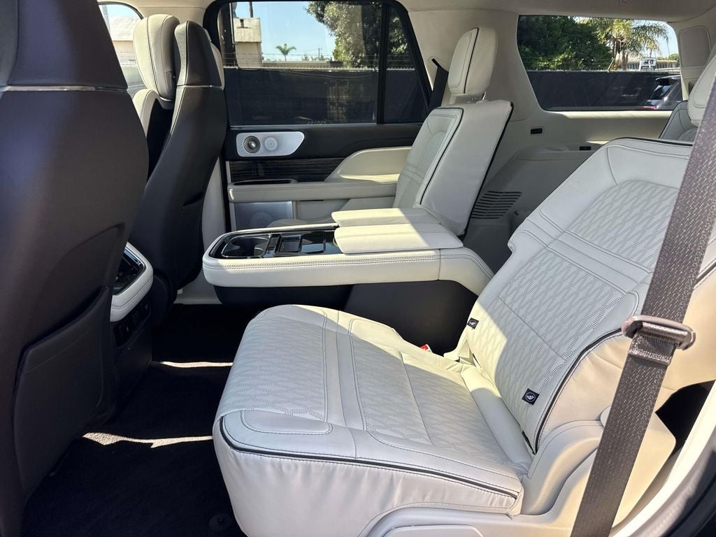 2022 Lincoln Navigator Black Label