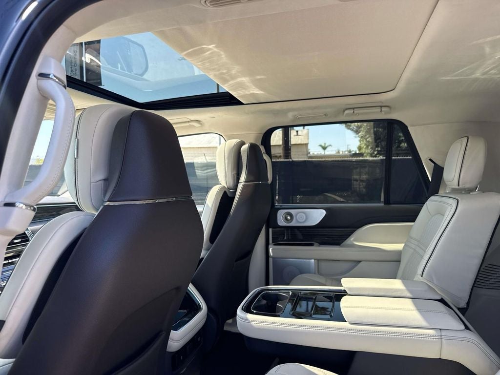 2022 Lincoln Navigator Black Label
