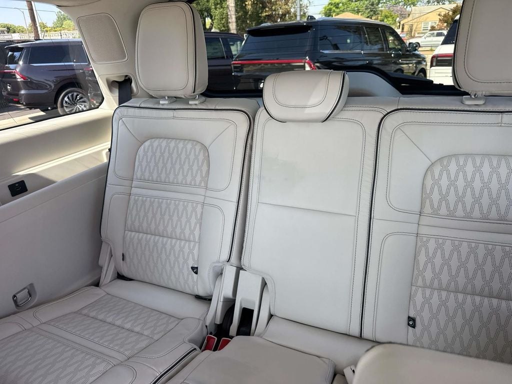 2022 Lincoln Navigator Black Label