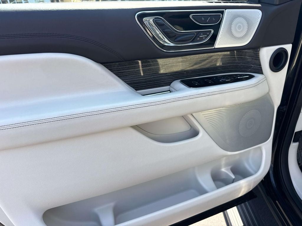 2022 Lincoln Navigator Black Label