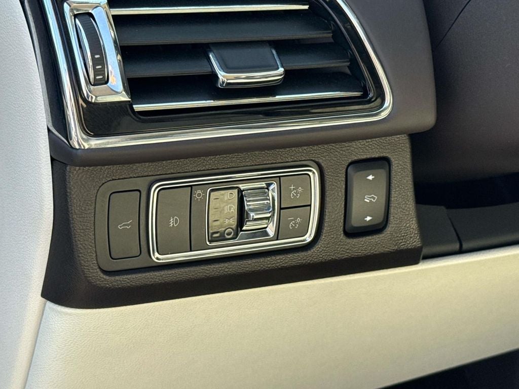 2022 Lincoln Navigator Black Label