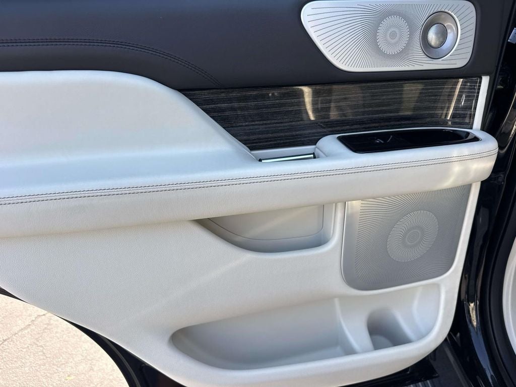 2022 Lincoln Navigator Black Label