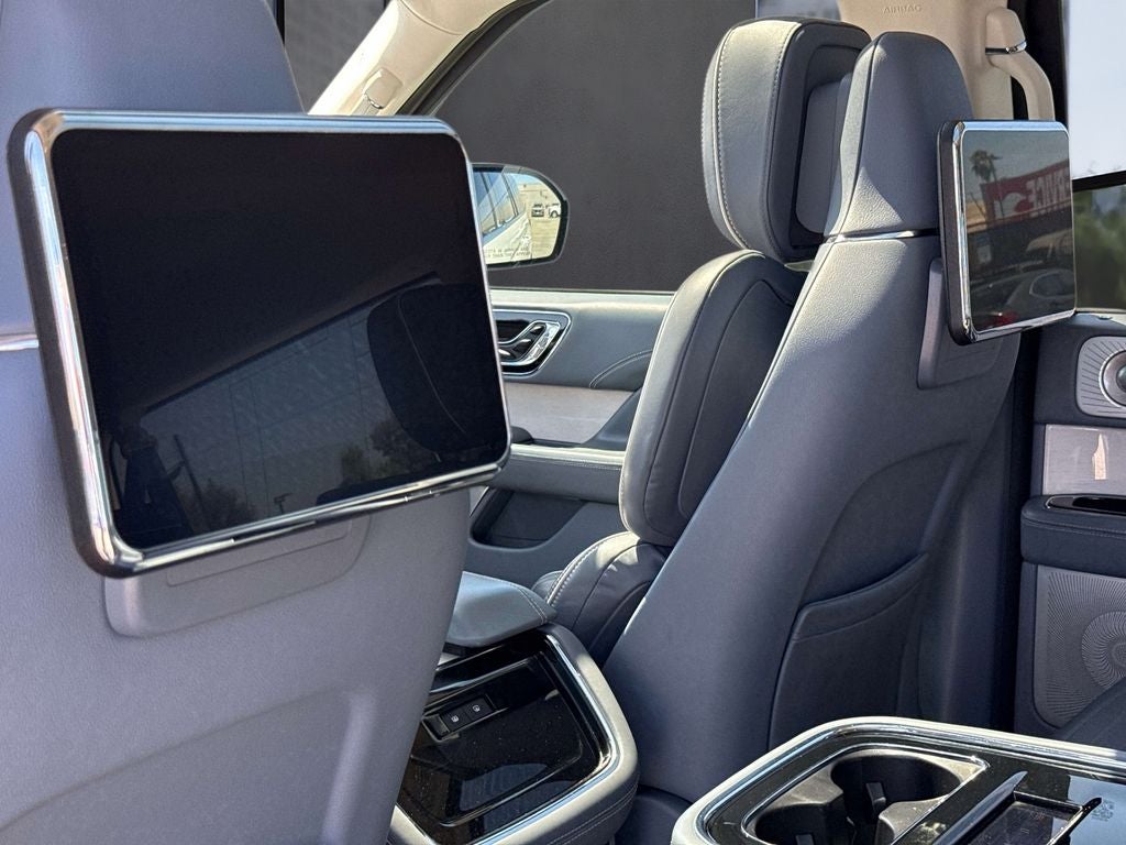 2023 Lincoln Navigator L Black Label