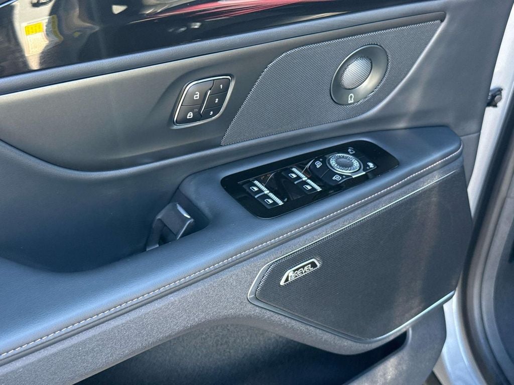 2025 Lincoln Nautilus Reserve