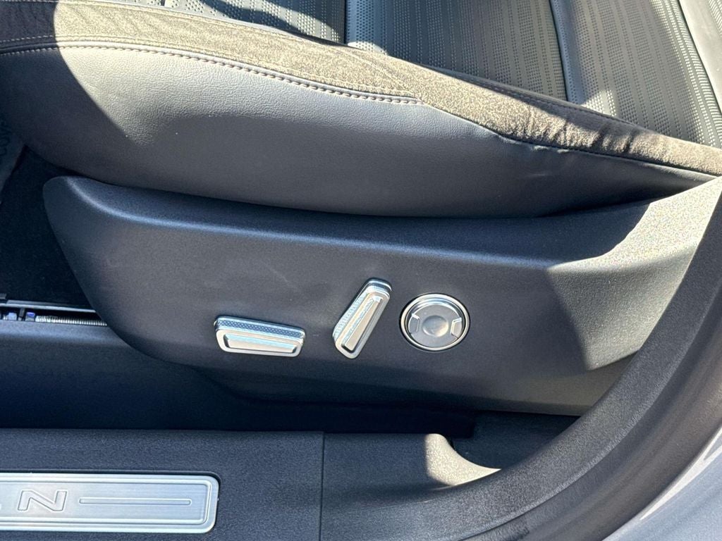 2025 Lincoln Nautilus Reserve