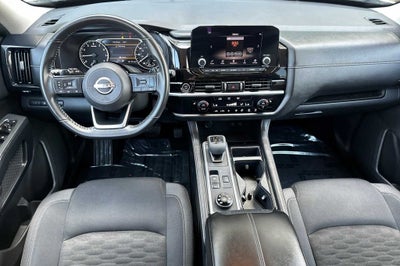 2023 Nissan Pathfinder SV