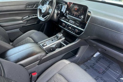 2023 Nissan Pathfinder SV