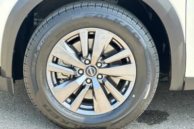 2023 Nissan Pathfinder SV