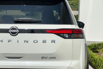 2023 Nissan Pathfinder SV