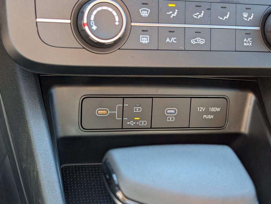 2025 Hyundai Santa Cruz SE