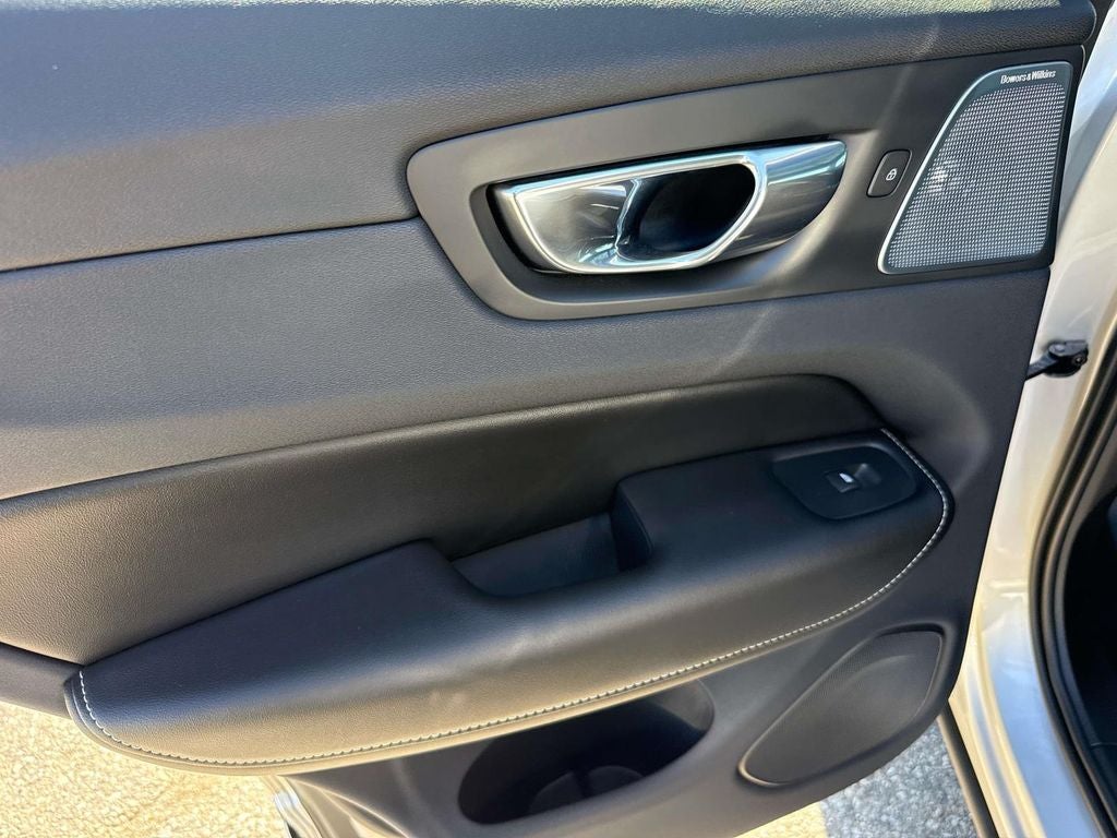 2018 Volvo XC60 Hybrid T8 R-Design