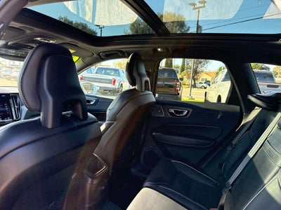 2018 Volvo XC60 Hybrid T8 R-Design