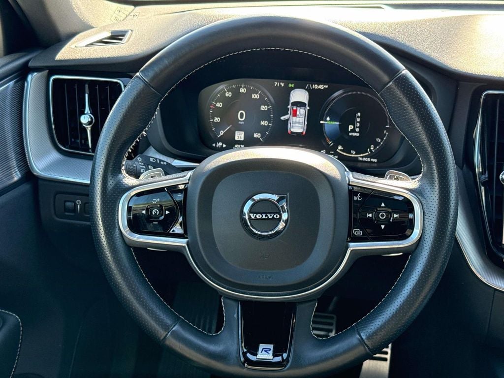 2018 Volvo XC60 Hybrid T8 R-Design