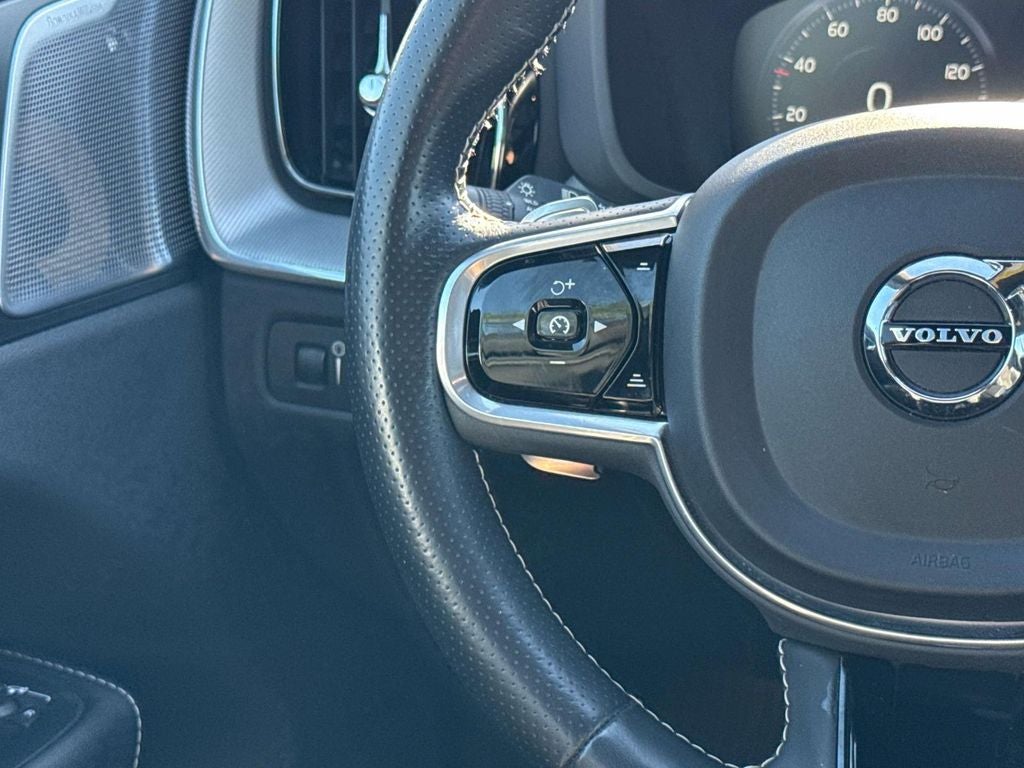 2018 Volvo XC60 Hybrid T8 R-Design