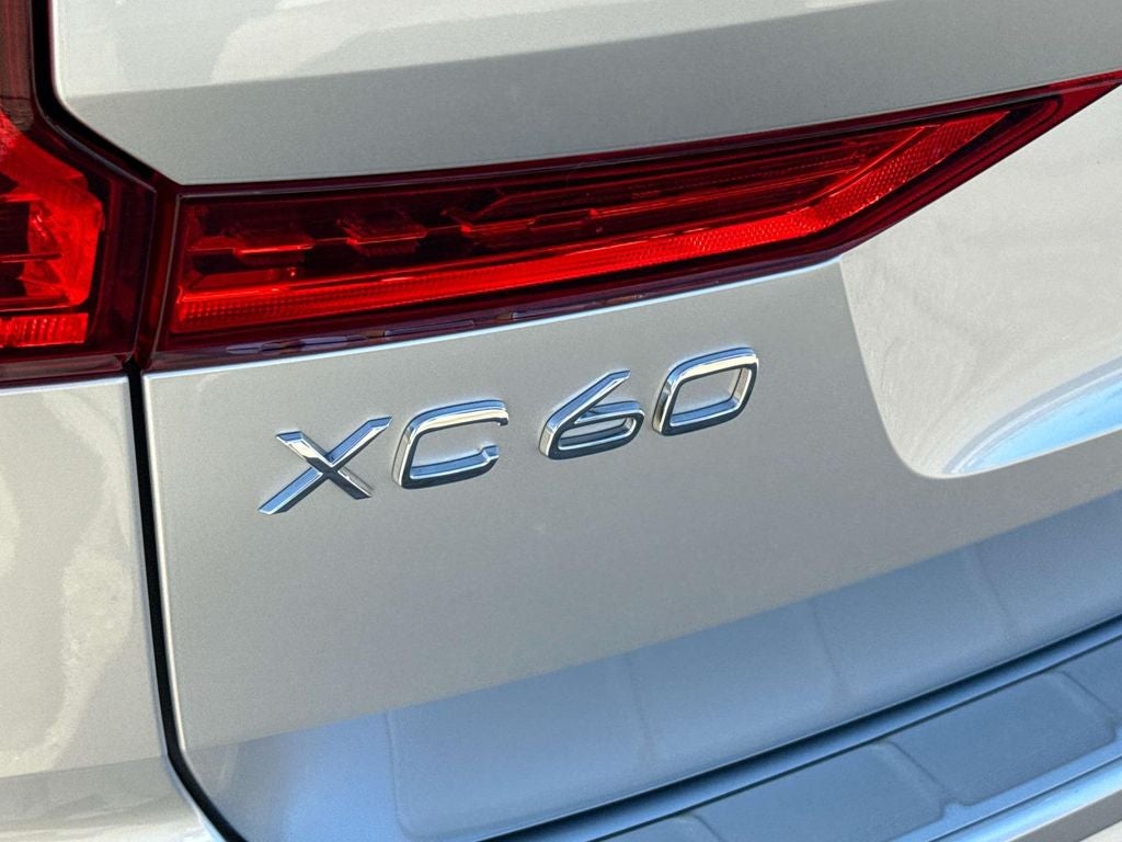 2018 Volvo XC60 Hybrid T8 R-Design