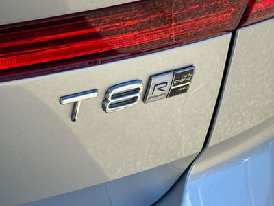 2018 Volvo XC60 Hybrid T8 R-Design