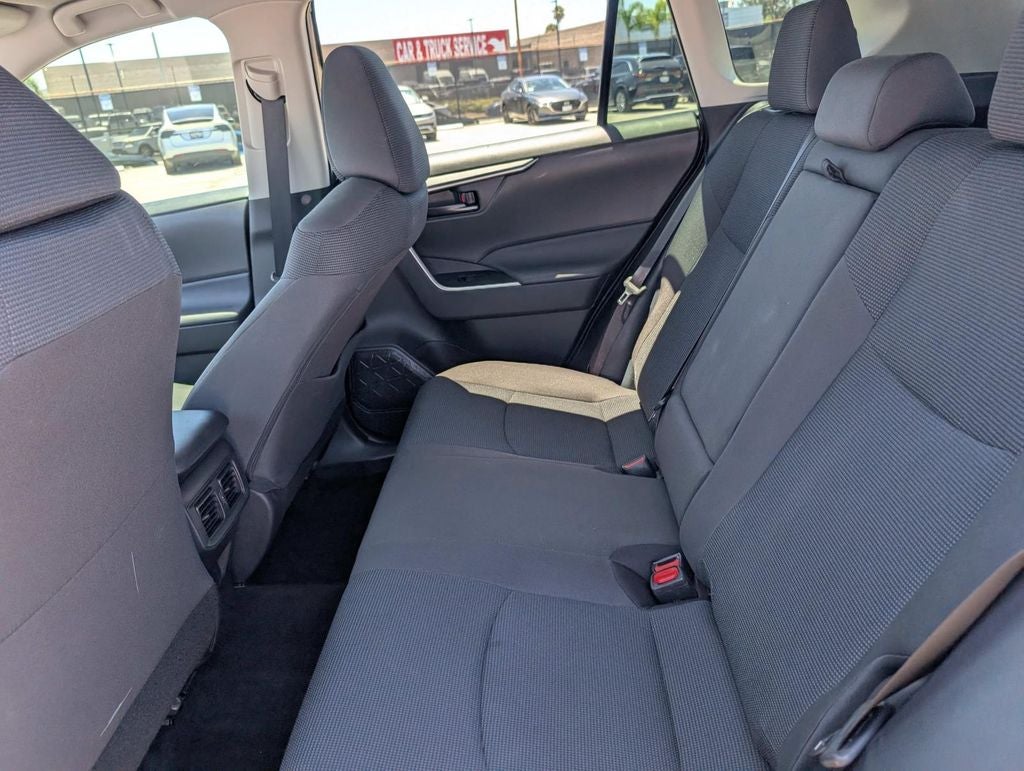2025 Toyota RAV4 LE