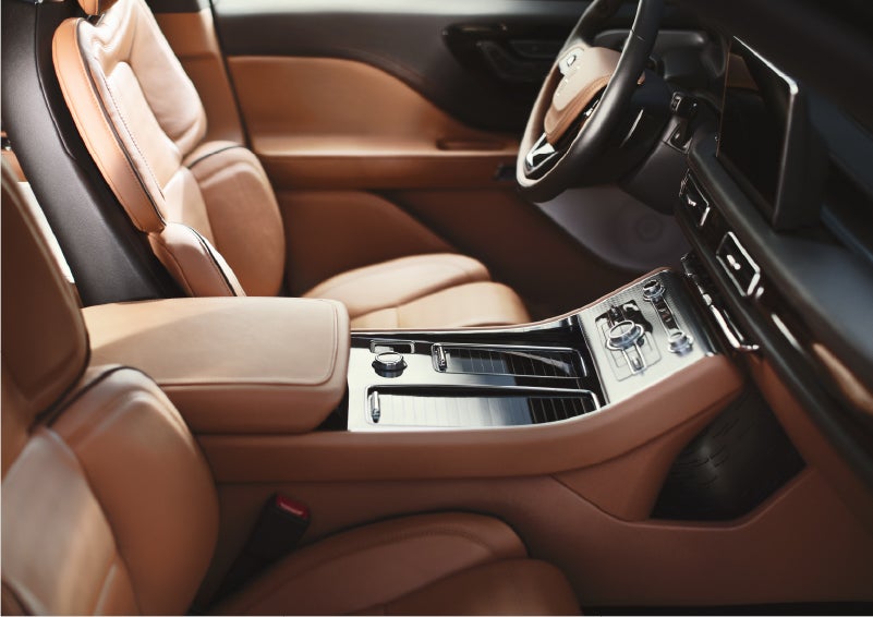 A 2023 Lincoln Aviator® Black Label model is shown in the Flight interior theme | Caruso Lincoln in Long Beach CA