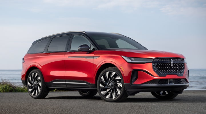 A 2024 Lincoln Nautilus® Reserve model is shown with the stylish available Jet Appearance Package. | Caruso Lincoln in Long Beach CA