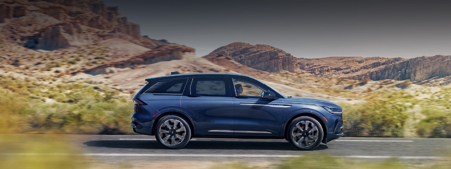 A 2024 Lincoln Nautilus® SUV is being driven in a desert setting. | Caruso Lincoln in Long Beach CA