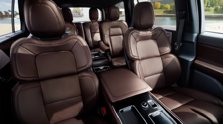 The cabin of the 2025 Lincoln Aviator® SUV is shown with black and brown accents. | Caruso Lincoln in Long Beach CA