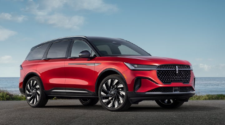 A 2025 Lincoln Nautilus® Reserve model is shown with the stylish available Jet Appearance Package. | Caruso Lincoln in Long Beach CA