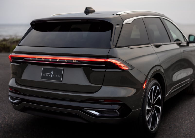 The rear of a 2025 Lincoln Black Label Nautilus® SUV displays full LED rear lighting. | Caruso Lincoln in Long Beach CA