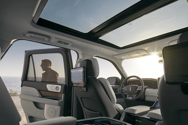 2022 Lincoln Navigator Interior: Caruso Lincoln in Long Beach CA